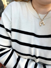 Load image into Gallery viewer, Classique Stripped sweater
